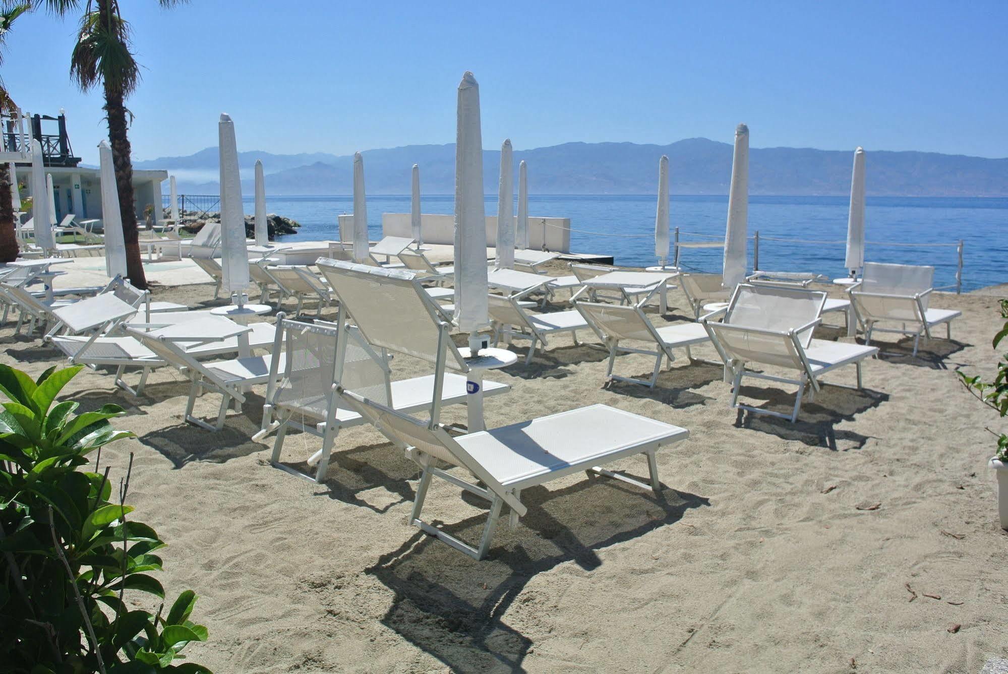 B&B Pellicano Guest House Reggio di Calabria Bagian luar foto
